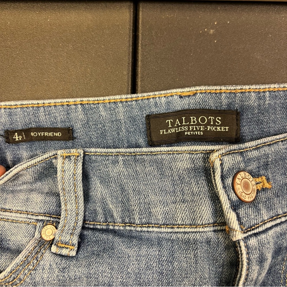 Talbots Petite Flawless 5-Pocket Boyfriend Jean Denim Shorts - Size 4p - Picture 2 of 6